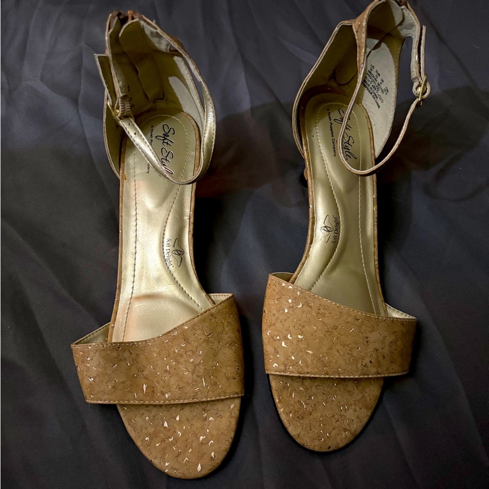 Fun and Elegant Tan Heels by Soft Style (A Hush Puppies Company) // Size 10